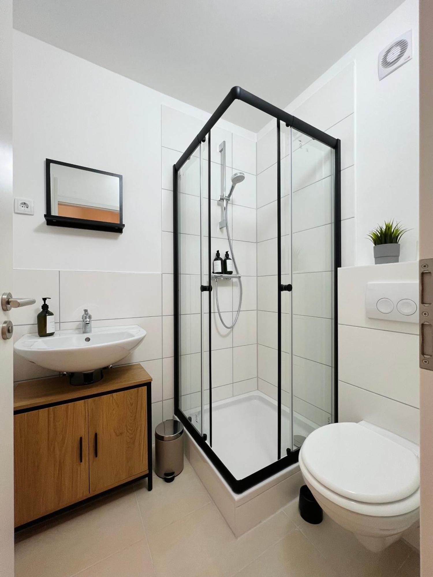 Sali - Remscheid - Apartmenthaus Esterno foto